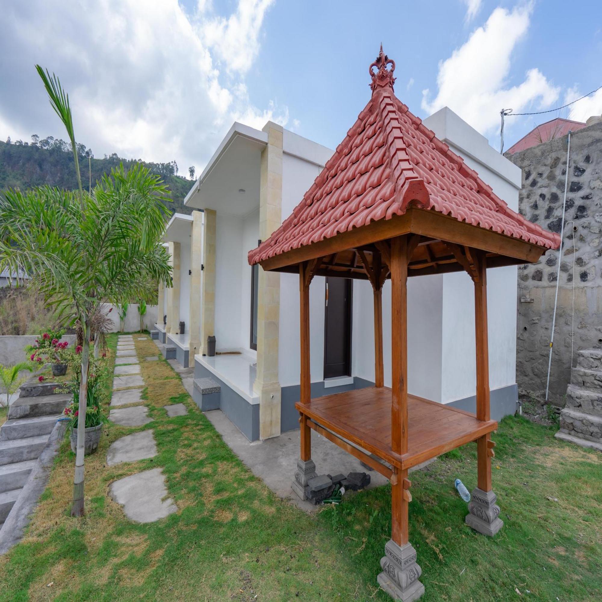 Batur Kencana Villa Mitra Reddoorz Baturaja  エクステリア 写真