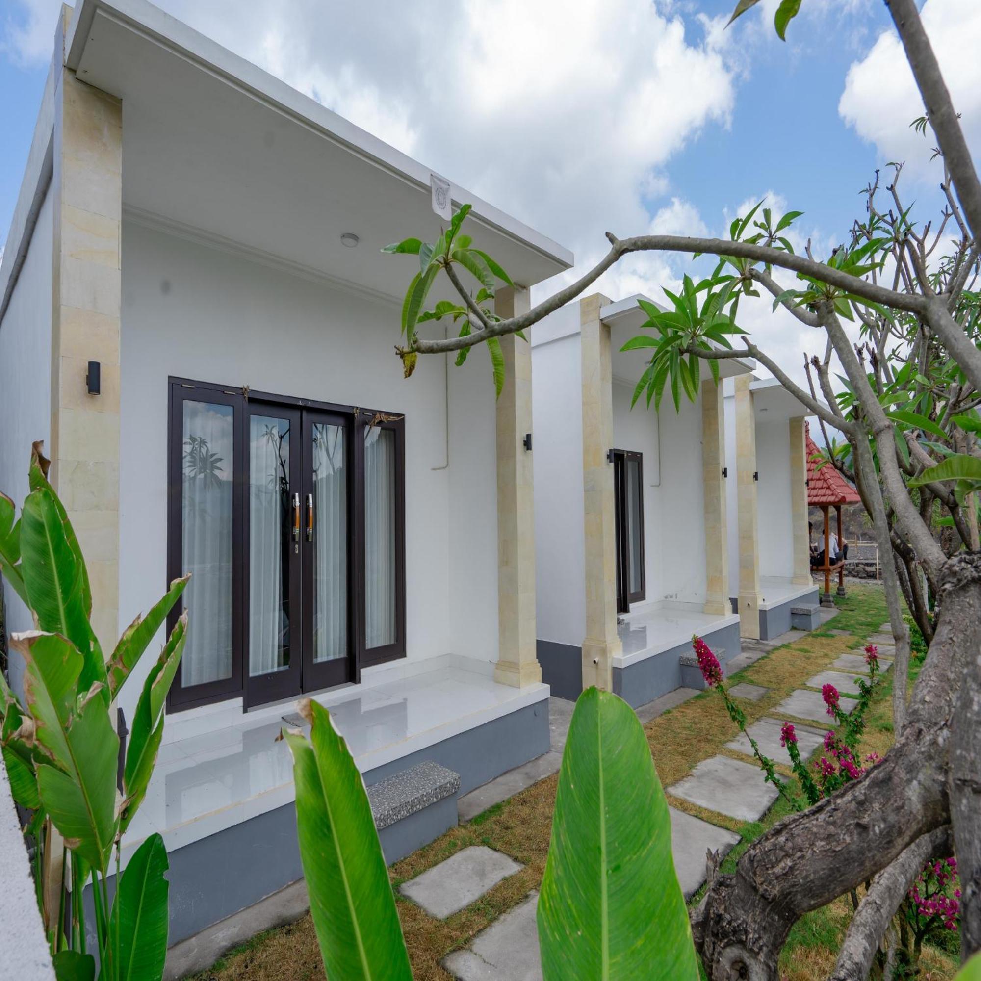 Batur Kencana Villa Mitra Reddoorz Baturaja  エクステリア 写真