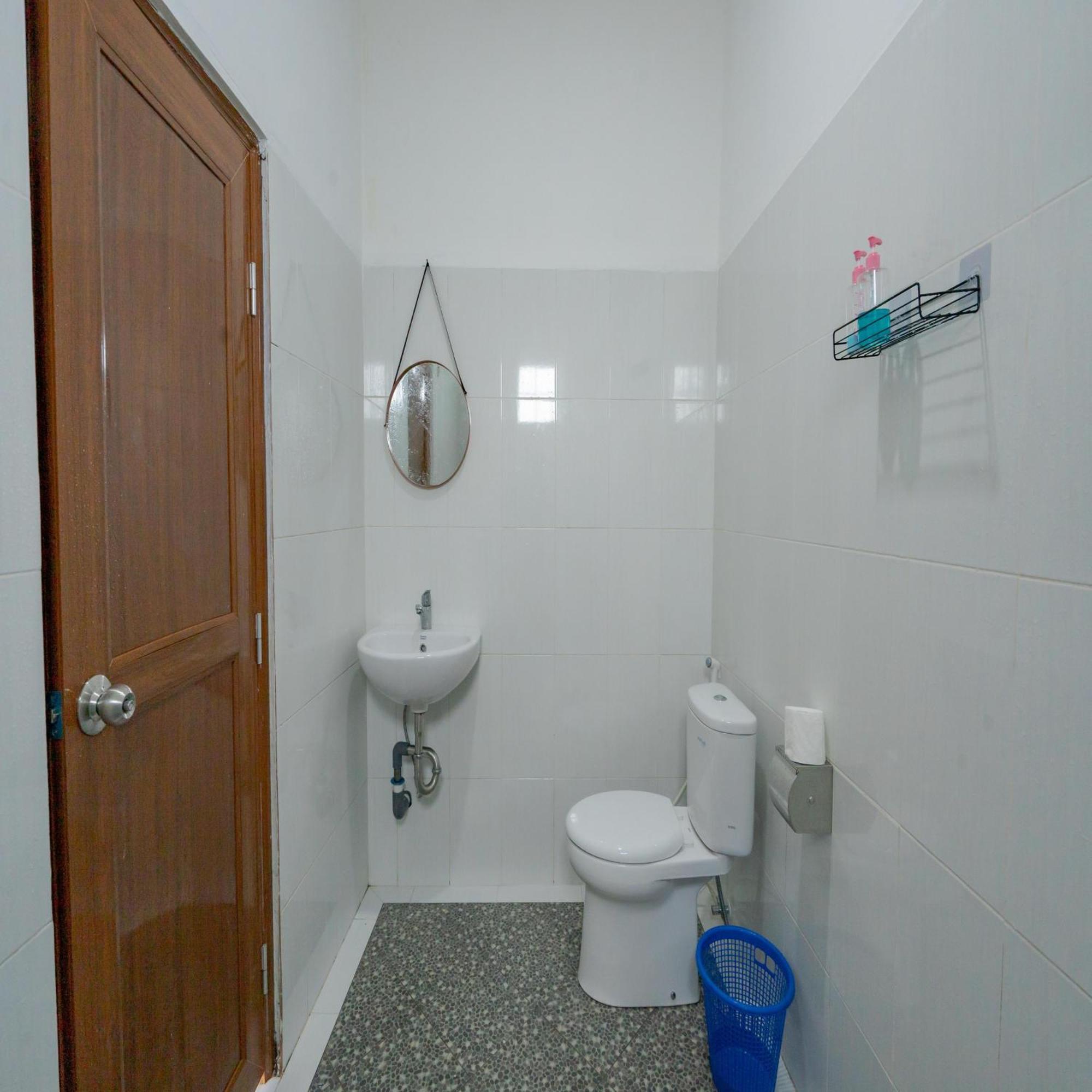 Batur Kencana Villa Mitra Reddoorz Baturaja  エクステリア 写真