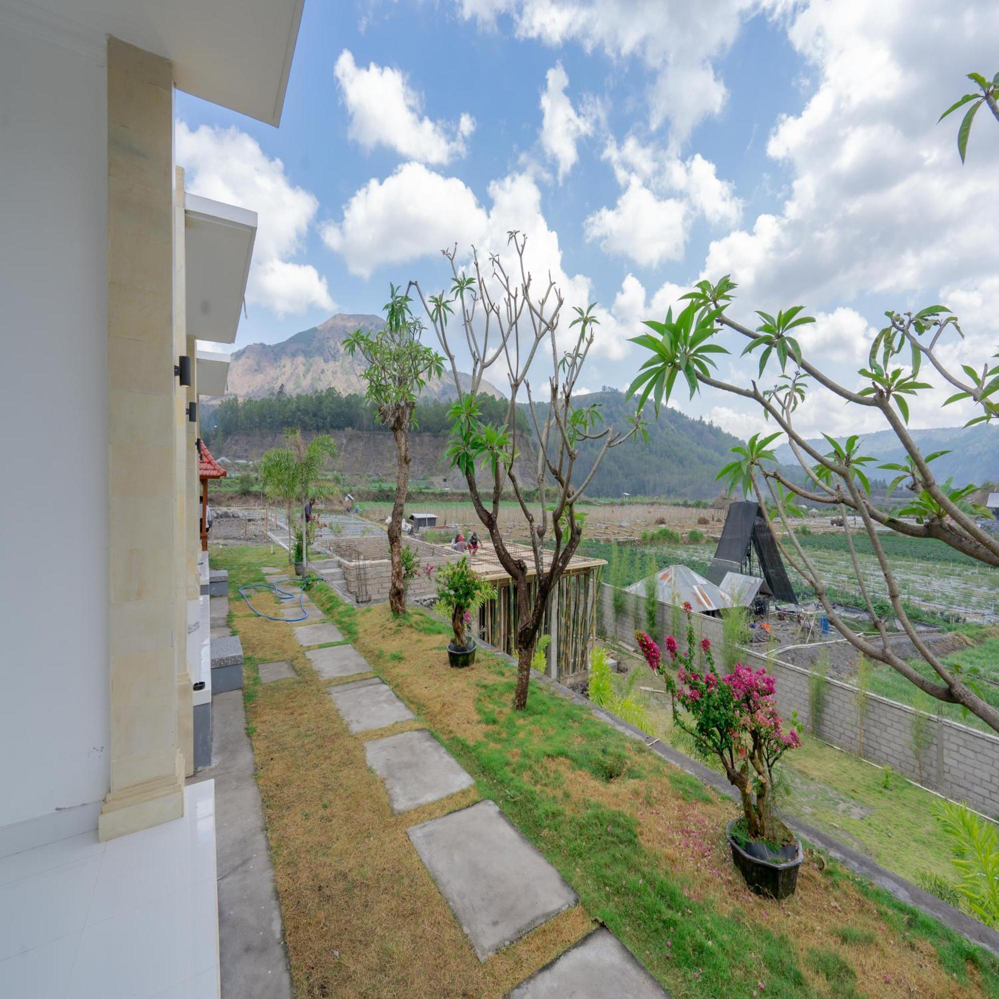 Batur Kencana Villa Mitra Reddoorz Baturaja  エクステリア 写真