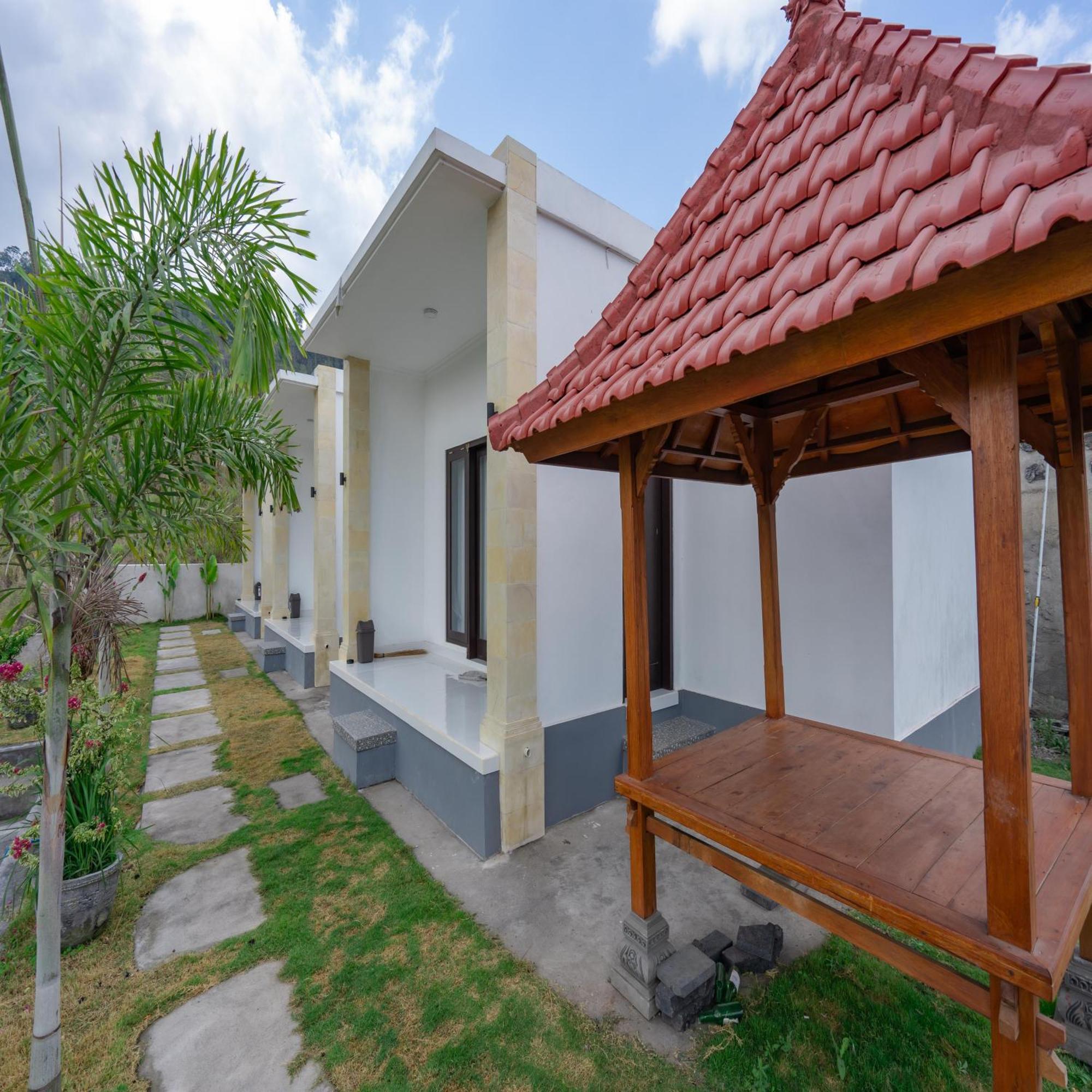 Batur Kencana Villa Mitra Reddoorz Baturaja  エクステリア 写真